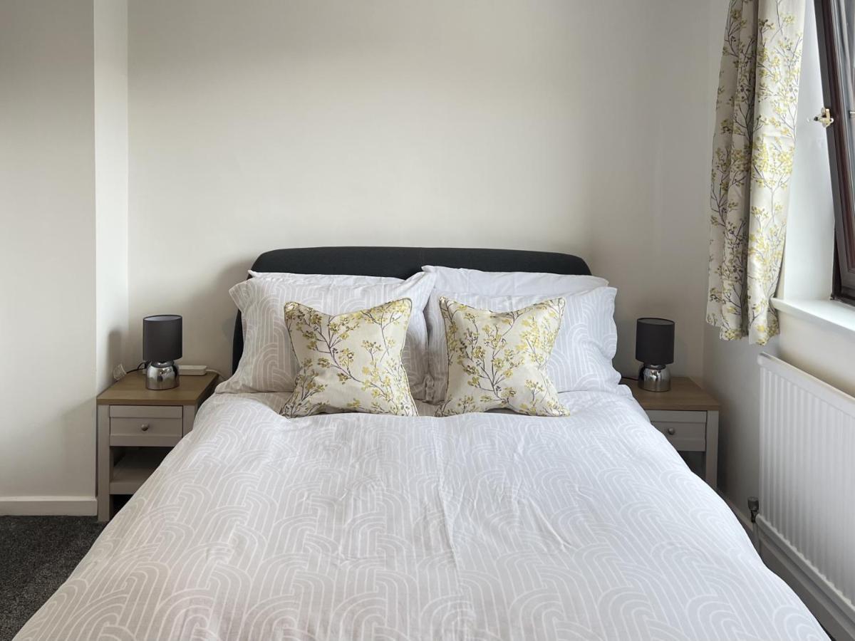 Modern 2 Bed Townhouse Just Outside City Walls With Free Private Parking Йорк Екстер'єр фото